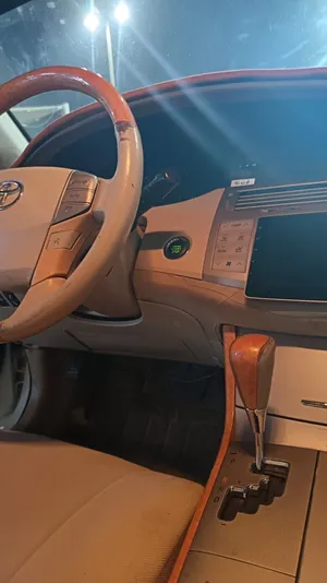 Used Toyota Avalon in Sharjah