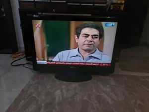 للبيع تلفزيون ونسا ال سي دي 40 بوصه بحاله جيده جدا نظيف معاه ستاند وريموت السعر 14 دينار