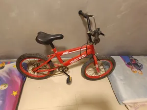 بسكليت جنط جنط 12 للبيع بحاله جيده بحاجه الى نفخ العجال وشبكه جنزير فقط لا غير حاله نظيف نظيف