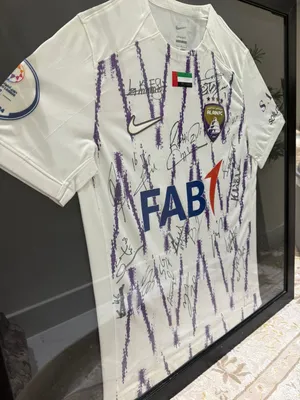 وحة قميص كوامي موقع من 20 لاعب من نادي العين – إصدار 2024