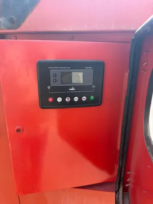 مولد كهرباء ديزل (30 kVA) بحالة ممتازة للبيع