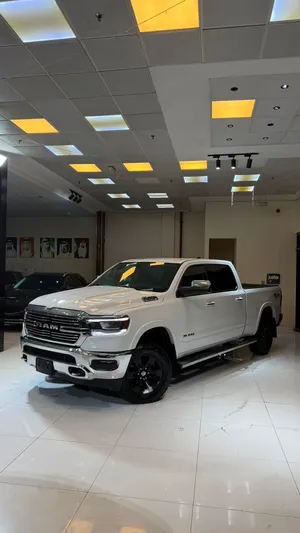 دوج رام لارامي 2020 5.7 V8 العزاوي موتورز لتجارة السيارات