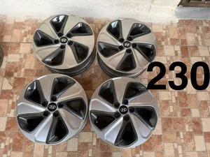 جنطات كوري اصلي قياس 17 للبيع او للبدل السعر داخل كل صورة