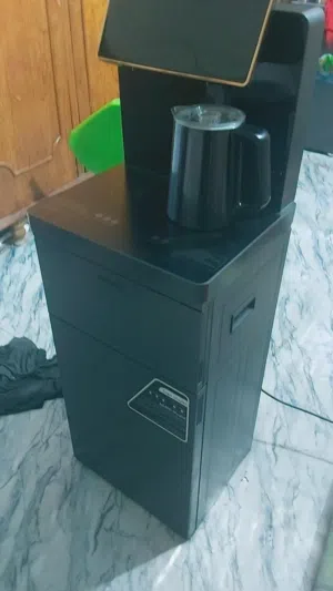 براد ماء +غلايا التصميم العصري الصنع استعمال قليل