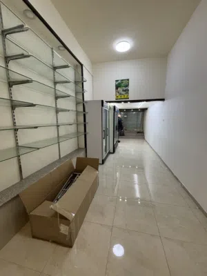 محل تجاري في نابلس شارع سفيان على الشارع للبيع