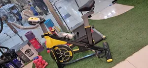 بايك رياضي منزلي لتمارين الكارديو وحرق الدهون واللياقة البدنية يتحمل وزن لغاية 120 كيلو يتوفر التوصي