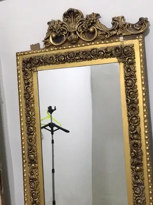 ميز و مرايه