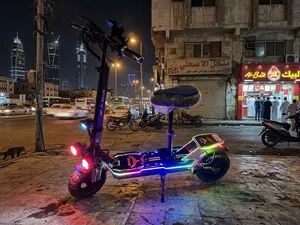 NIYAZI Electric scooter made of aluminum alloy 48V with a powerful 3000W motor