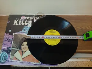اسطوانات جرامافون جديده أصليه أجنبية.. الفينيل الموسيقية (Vinyl LP)