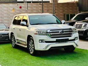 تويوتا لاند كروزر VXR 5.7 V8 موديل 2016 فل ابشن  قوة الـV8 وفخامة الـVXR خليجي Toyota land cruiser