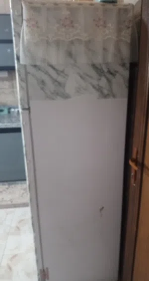 ثلاجة للبيع