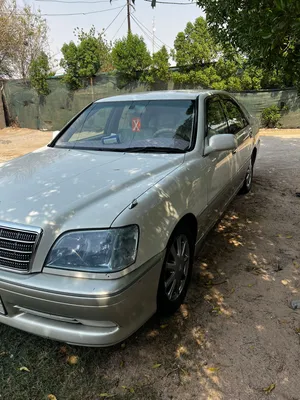 Used Toyota Crown in Basra