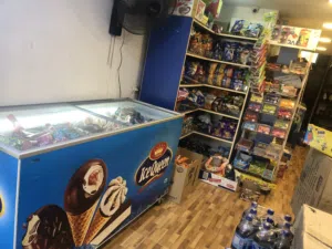 سوبر ماركت للبيع