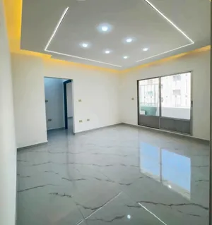 طابق اول تشطيبات فخمه