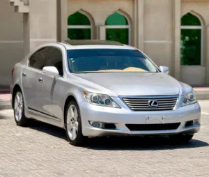 Used Lexus LS in Sharjah