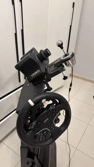 MOZA R5 Racing Simulator Full Setup – Excellent Condition  With Stand