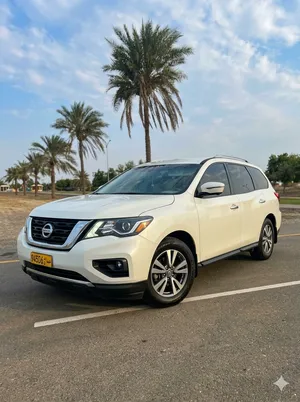 Used Nissan Pathfinder in Al Batinah