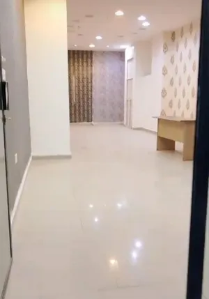 محلات موقع ممتاز ومساحات كبيرة وسعر رخيص بالمعبيلة