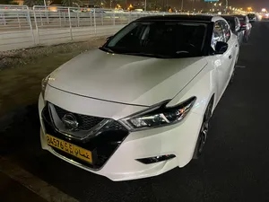 2017 Nissan Maxima SR3 Sedan with Sunroof and Advanced Safety Features - White Used Car for Sale