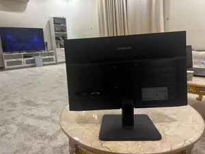 شاشة سامسونغ oled 19 إنش مستعملة سنة ونص ب230درهم