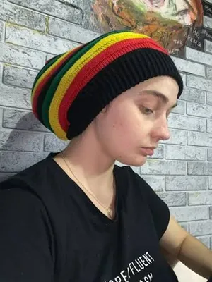 طاقيه طاقية هب هاب   صوف شغل يدوي مناسبه للشعر الطويل  قابل للمط الطويل او العريض طواقي كلاسيكيه