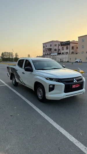 Used Mitsubishi L200 in Al Dakhiliya