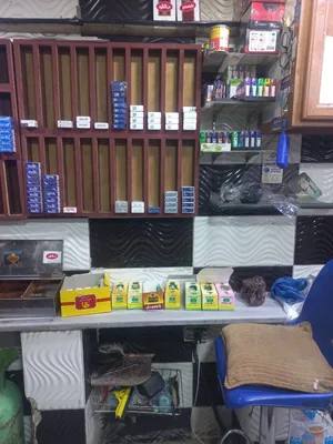 ثلاجة + استاند شبس عدد 2 +استاند دخان عدد2