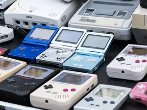 مطلوب أجهزة جيمز معطلة مثل Gameboy Nintendo 3DS كما هو موضح في الصور