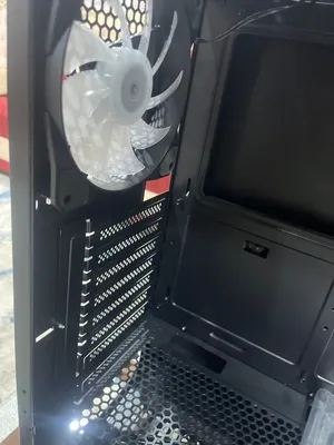 للبيع: كيسة كمبيوتر قيمنق من شركة MSI الشهيرة!