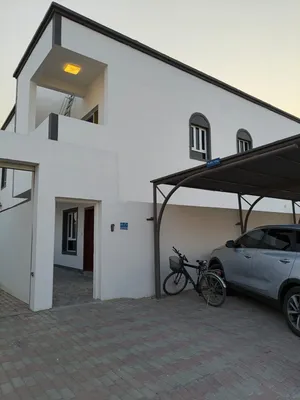 فيلا 4 غرف نوم بالحيل الشمالية قرب ذا فيليج 4BR Villa for Rent – Al Hail Nort