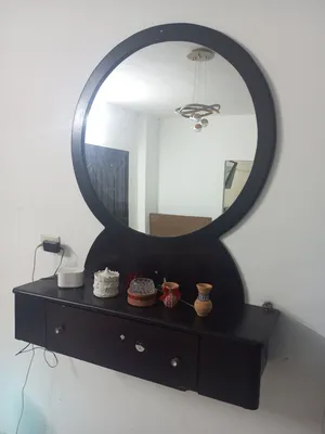 تواليت مع مرايا