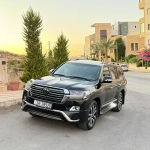 Toyota Land Cruiser VX.S 5.7L V8 2018 VX. انظف لاند كروزر في الاردن صيانة الشركة BLACK EDITION