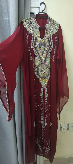 فستان نسائي راقي للبيع