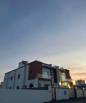 فيلا للإيجار في الثامنة قريبة من نيستو والجامعة الألمانيةVilla for rent in Mabella 8
