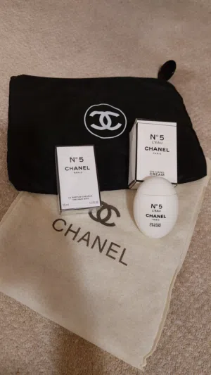 Chanel Clutch, 35 ml  Chanel N°5 Hair Mist & 50 ml Hand/body Cream