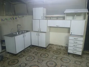 مطبخ بحاله ممتازه مع المجلى والبطاريات