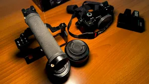 كاميرا Sony a6400 مع عدستين وإكسسوارات كاملة للبيع