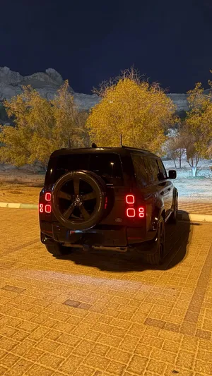 Landrover Defender 2022 P400 V6  لاندروفر دفندر