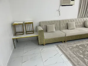 كراسي للبيع كراسي صاله مع الزوليه  و الطاولات وقابل
