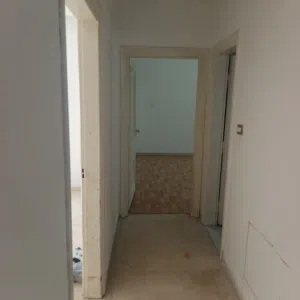 شقة  تجارية بموقع مميز بجانب سيتي مول_خلدا_الرقم المرجعي _47018