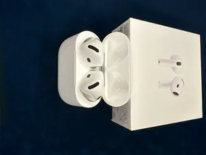 آيفون ايربودAirPod 4 للبيع بحالة الجديد. استخدام مرة واحدة فقط. تم شراؤه من Isystem .