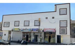 شقه في الجنينه غرفتين وصاله ومطبخ مفتوح وصحيات الطابق الأول