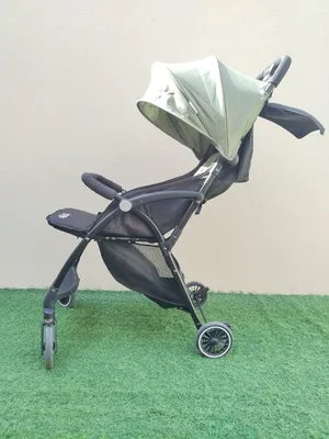 للبيع: عربة أطفال خفيفة وعملية (Baby Stroller)