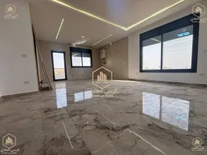 شقة * جديد لم يسكن * 250م * طابق ثالث مع رووف * 5 نوم * ام السماق