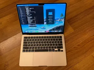 Apple MacBook Air 13 M4 – 16GB – Battery 100% – No MDM