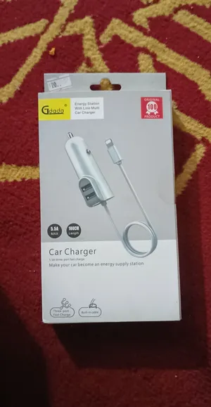 تصفيه شاحن سياره ايفون ويوجد به عدد 2 USB لشحن جوالات اندرويد وغيره