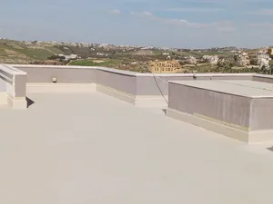 عزل جميع أنواع الأسطح والابار وبرك السباحه
