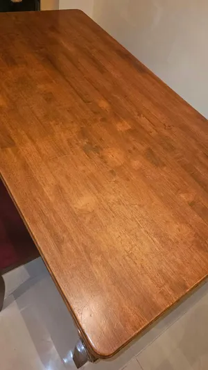 للبيع طاولة طعام خشب