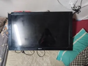 Sony BRAVIA 40 LCD TV – KLV-40BX400