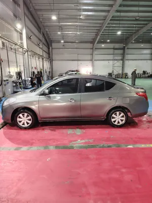 Nissan sunny 2013 سيارة في حالة جيدة. مسرفيسة بكامل